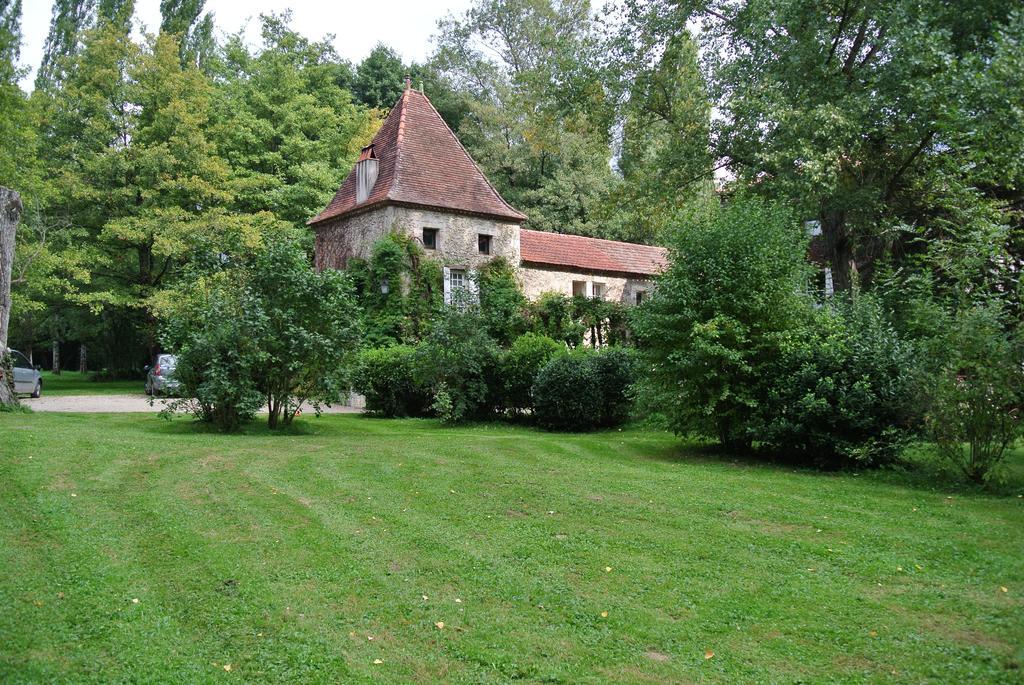 Moulin De Repassat Etape Voie Verte Bazens ภายนอก รูปภาพ